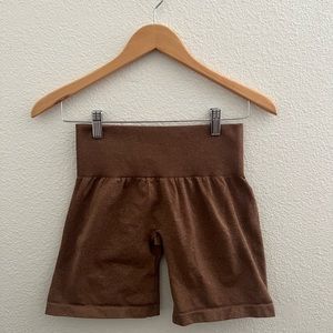 NGTN Spandex Solid Seamless Shorts